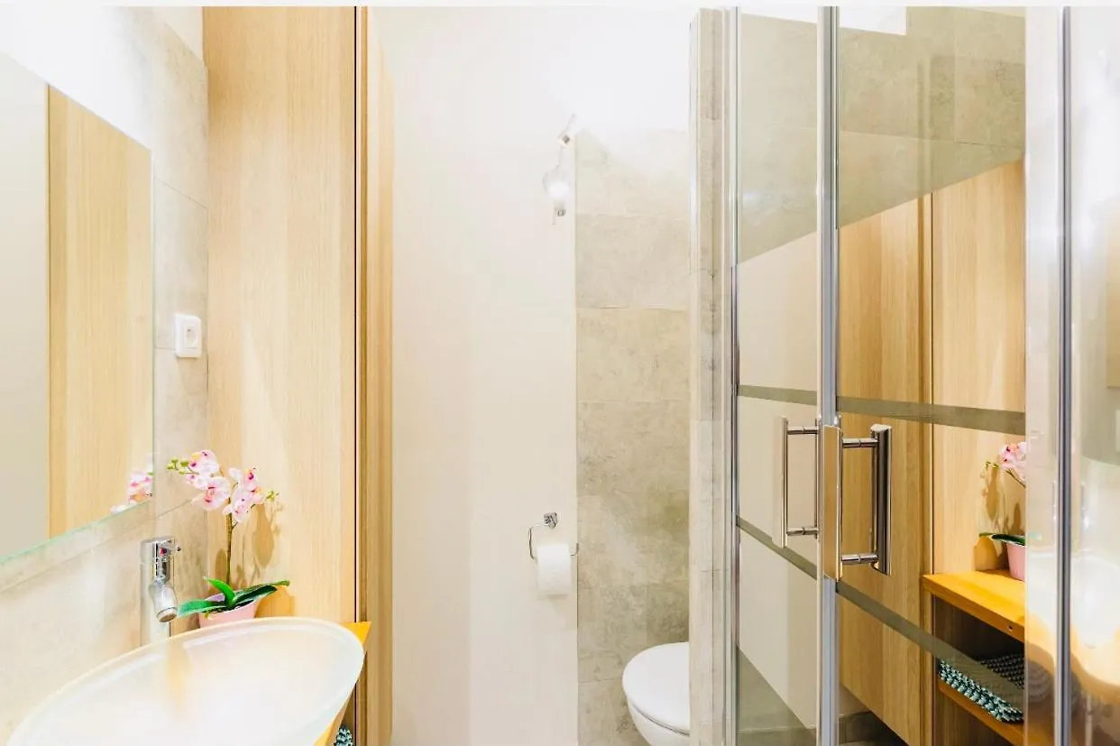 Location Petit F1 Neuf A Chatel-Guyon Apartment